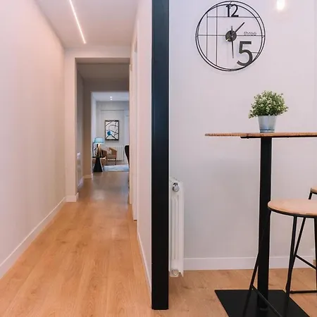 아파트 Amplio Con Luz Y Encanto By