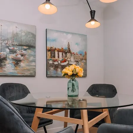 Amplio Con Luz Y Encanto By Apartment