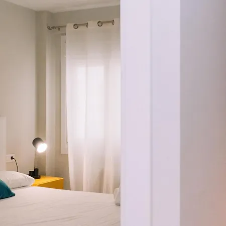 Amplio Con Luz Y Encanto By 비고