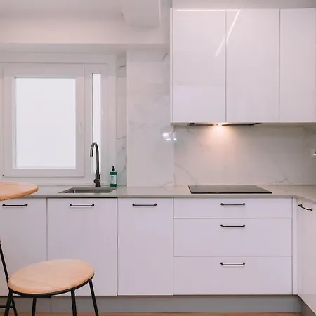 Amplio Con Luz Y Encanto By