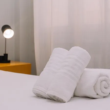 아파트 Amplio Con Luz Y Encanto By