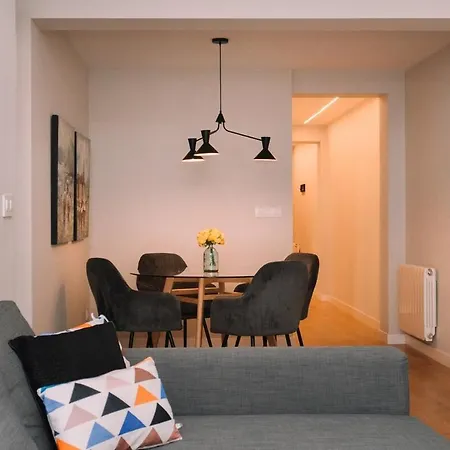 Amplio Con Luz Y Encanto By * 비고